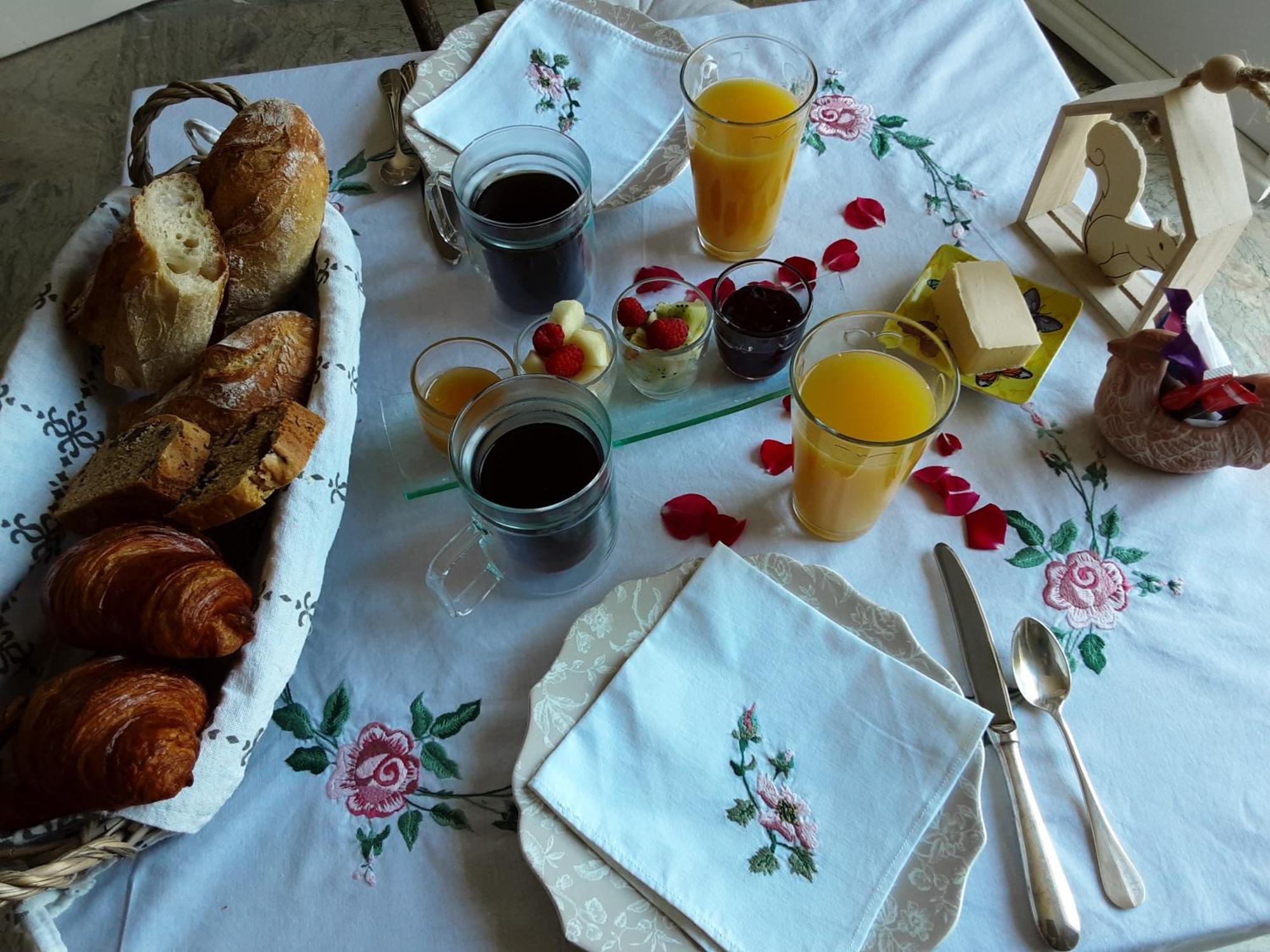 L'Ecureuil Gourmand, Chambre D'Hotes En Anjou Bleu Saint-Martin-du-Bois  Exteriér fotografie
